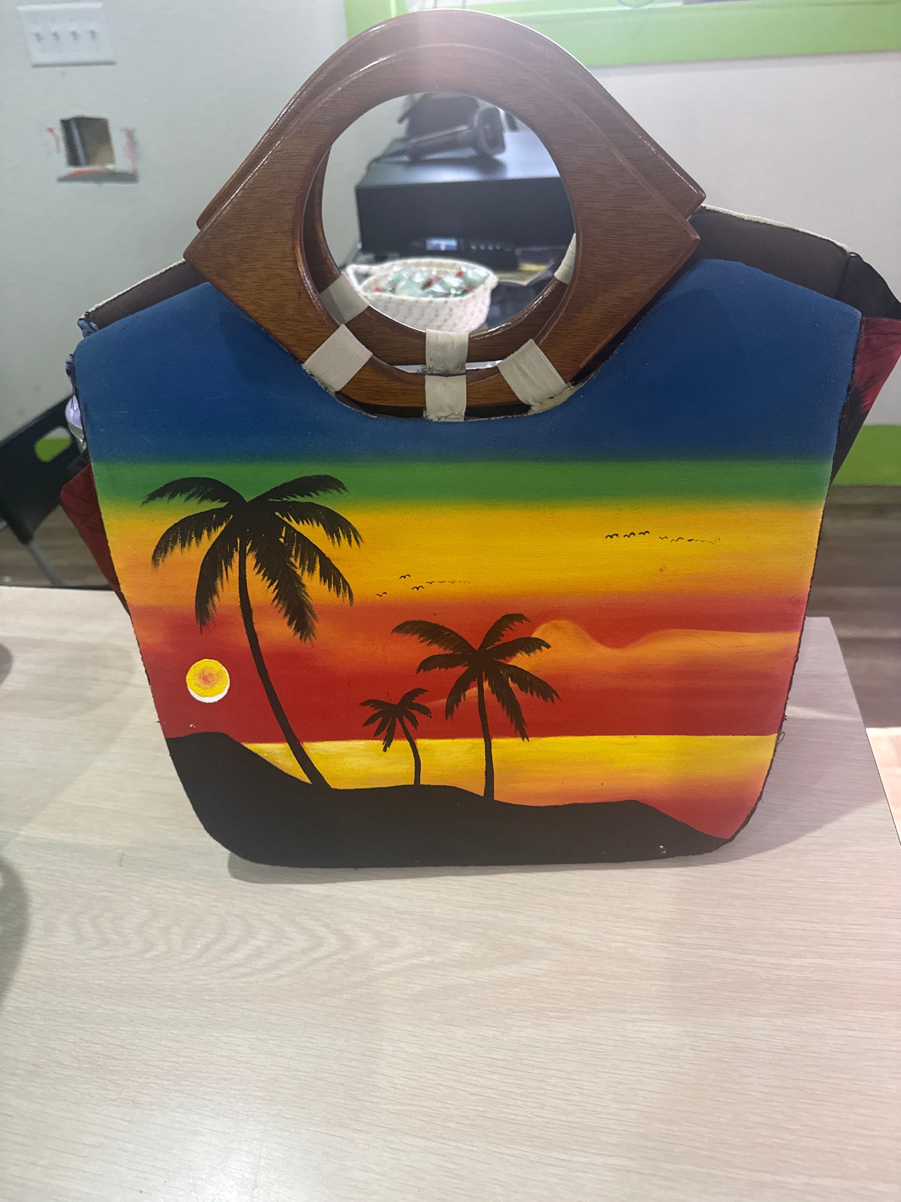 Hand bag